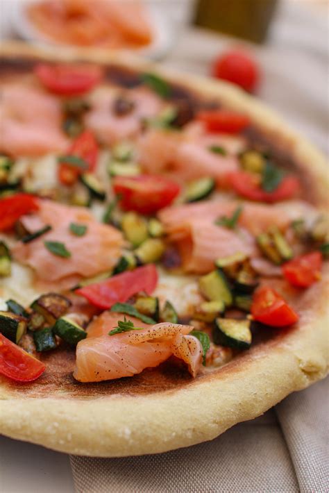 Pizza Con Salmone Affumicato Zucchine E Menta