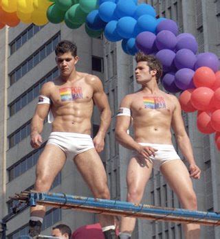 La Expresión de Erick Mormar Gay Pride XXX