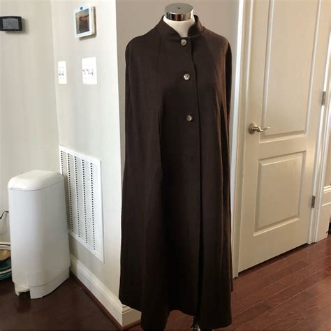 Vintage Brown Cape Gem