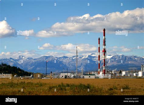 Oil and gas industry in Alberta Canada Stock Photo - Alamy