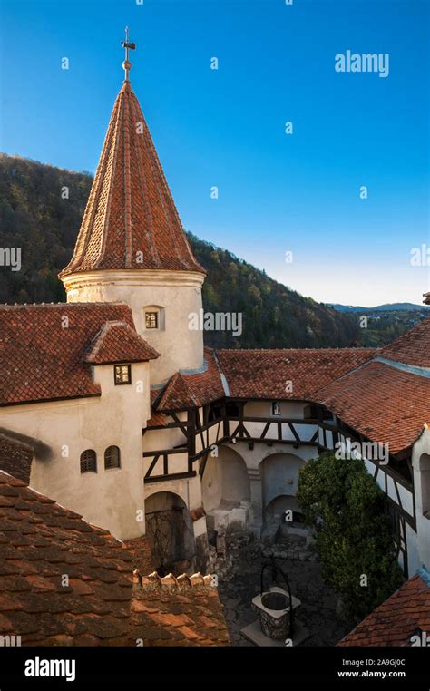 Museo Del Castillo De Bran El Castillo De Dr Cula Cerca De Brasov