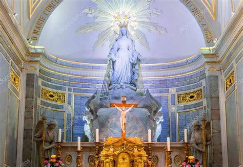 Capilla de Nuestra Señora de la Medalla Milagrosa París Francia 2024