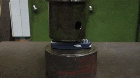 Crushing Things With Hydraulic Press Looks Like A Lot Of Fun (10 gifs) - Izismile.com