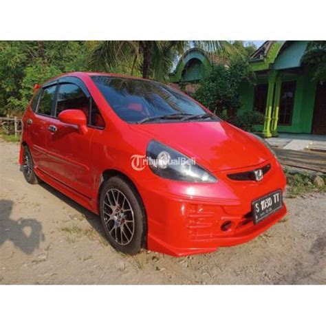 Mobil Honda Jazz Tahun Bekas Warna Merah Siap Pakai Kondisi