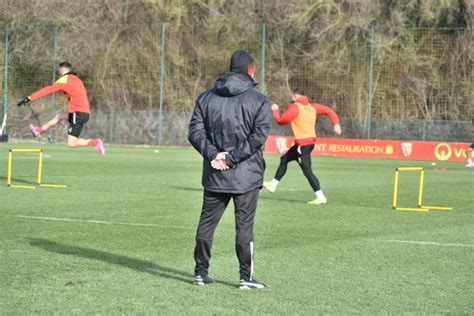 Finalement Franck Haise Choisit De Revenir Sur Le Banc De Touche Et S