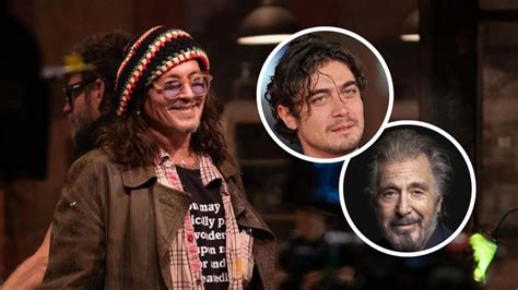 Johnny Depp Regista Prime Foto Sul Set Con Scamarcio E Pacino