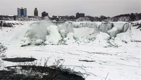 Cuaca Ekstrem Air Terjun Niagara Membeku Foto Tempo Co