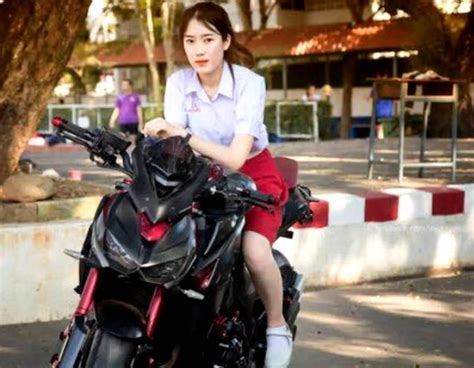 Jkがバイクで通学、制服でバイクに乗る女子高生！可愛らしい！【girls Biker298】女性ライダーの魅力！motogirl