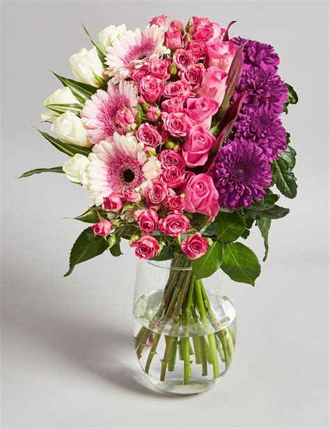 16 Lovely Mothers Day Flowers To Spoil Your Mum With This March