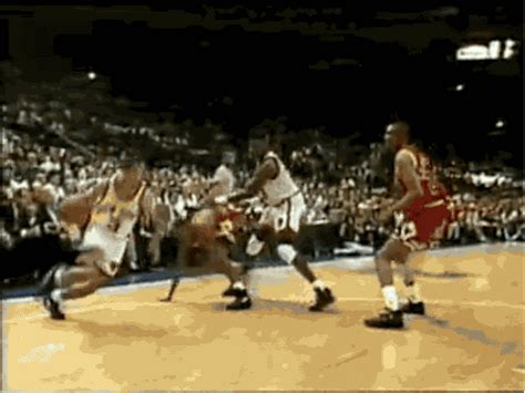 We Remember Knicks' John Starks Dunking on the Bulls During 1993 NBA ...