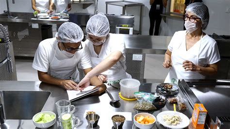 Eleva UANL estándar de la educación en nutrición Vida Universitaria