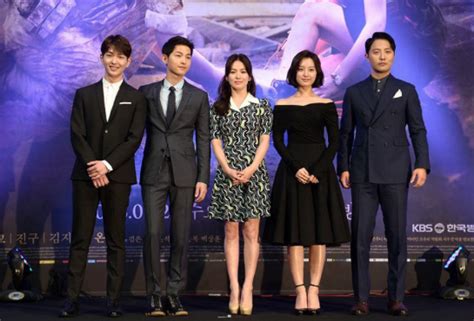 Exclusive: "Descendants of the Sun" Press... | Official Soompi