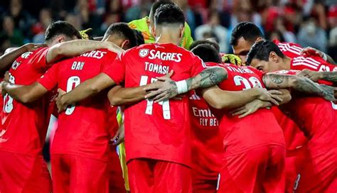 Soam os alarmes Craque do Benfica volta a estar mais perto da saída