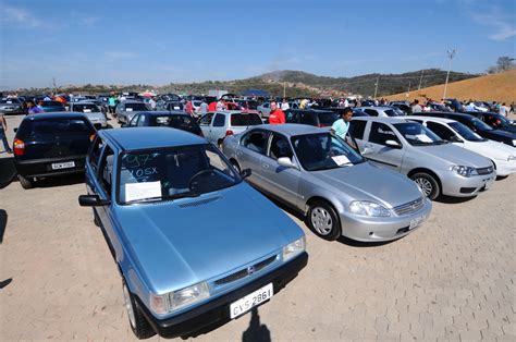 Carros Usados Descambam E Velhinhos São Os Mais Procurados