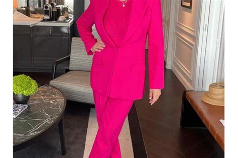 Instagram Lou Doillon D Voile Son Corps Post Partum Emily Ratajkowski En Bikini Majorque