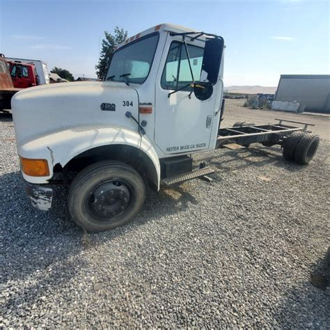 Salvage 2000 International 4700 LOW PROFILE Truck Delivery For Parts | Fresno, California ...