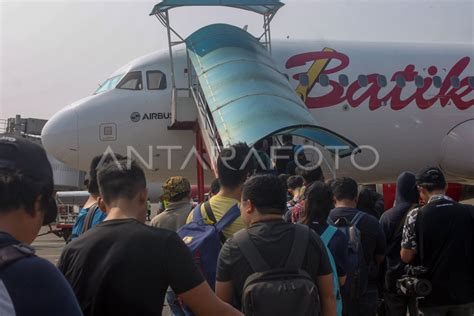 Jumlah Penumpang Pesawat Di Indonesia Antara Foto