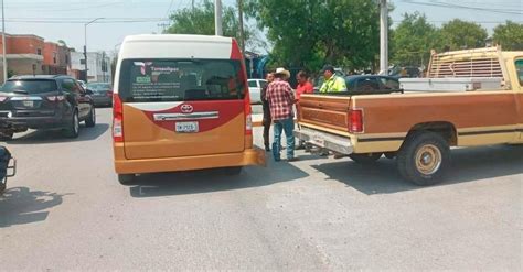 Abuelito Intenta Salir De Reversa Y Choca Contra Patrulla En Nuevo