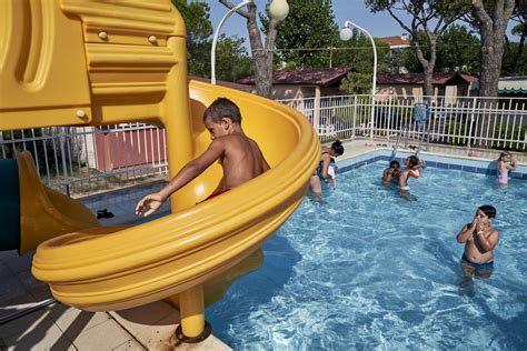 Villaggio Con Piscina Attrezzata A Cavallino Village Camping Joker