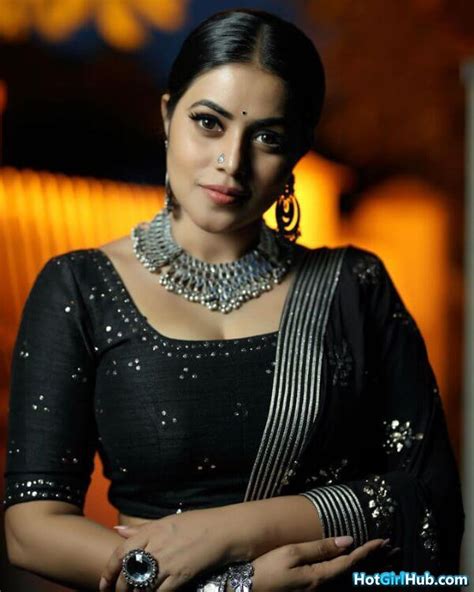 Sexy Shamna Kasim Hot South Indian Dancer And Model Poorna Pics Photos