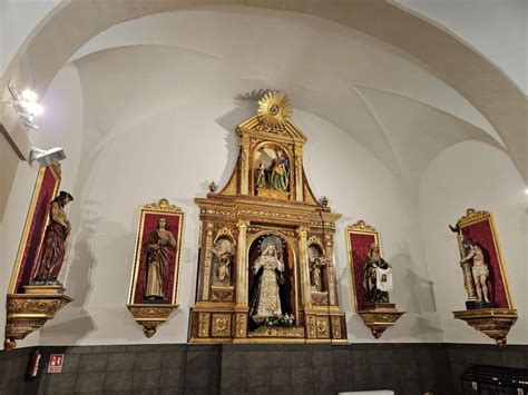 Enriquecimiento y enmarcado de las Efigies de la Capilla Cofradía del