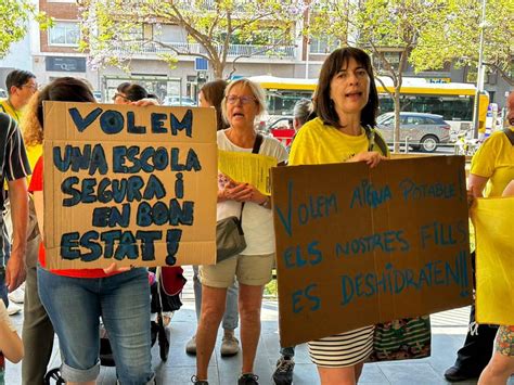 Badalona Comunicaci L Afa De L Escola Josep Carner Denuncia La Manca