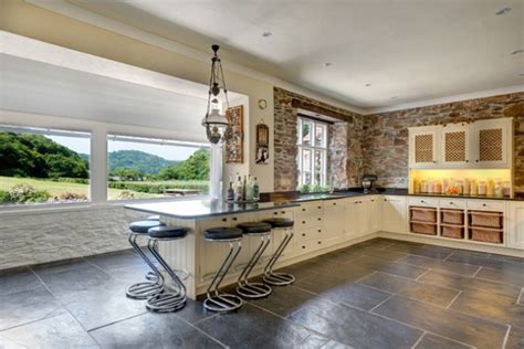 18 Timeless Traditional Kitchen Designs That Every Home Needs