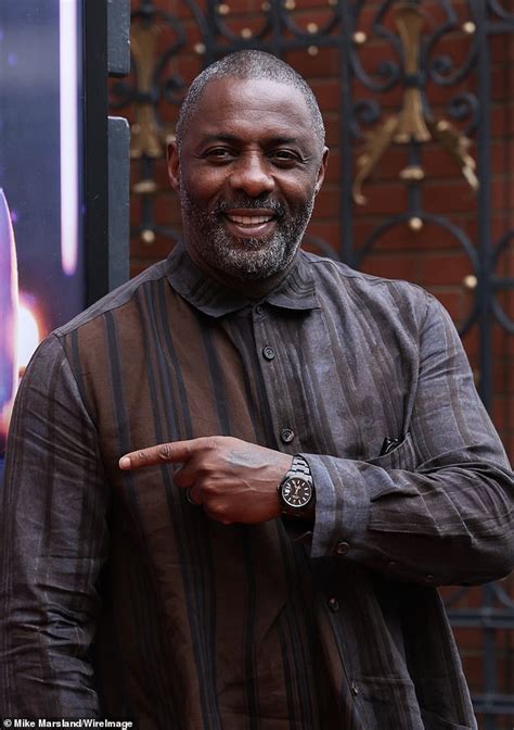 Idris Elba Festeja Toda La Noche Con El Primer Ministro Keir Starmer