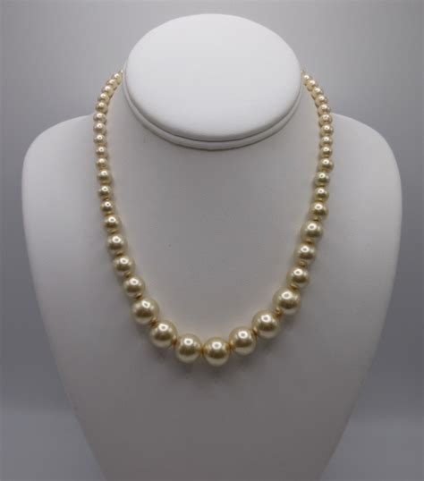 Vintage Pearls Single Strand Gem