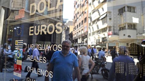 Argentina crisis: Peso crashes to record low amid IMF plea