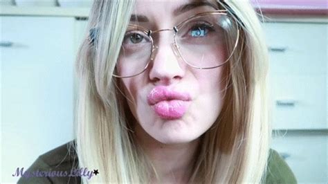 Muah Custom Kissing Clip Wmv Hd Mysterious Lilly Clips4sale