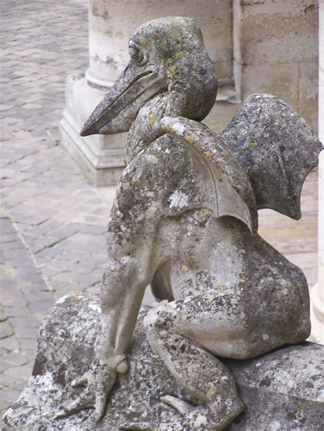 Chateau de Pierrefonds Statues Château de Pierrefonds Pierrefonds