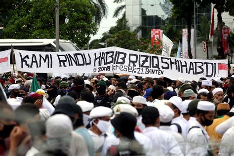 Massa Pa Dan Pendukung Habib Rizieq Sudah Bersiap Siap