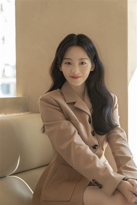 Cho Yi Hyun Relishes In Relatively Relaxed Role In Ditto