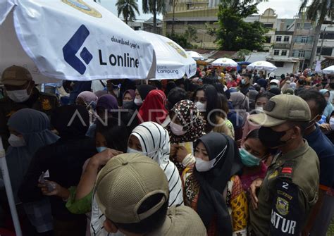 Pasar Sembako Murah Di Bandar Lampung Antara Foto