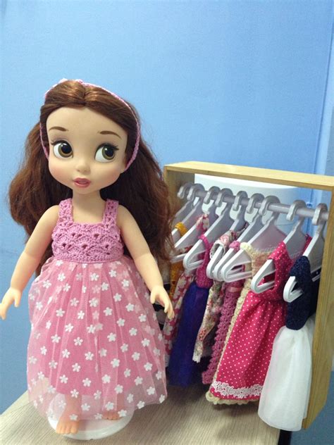 ปักพินในบอร์ด Disney Princess Doll Clothes