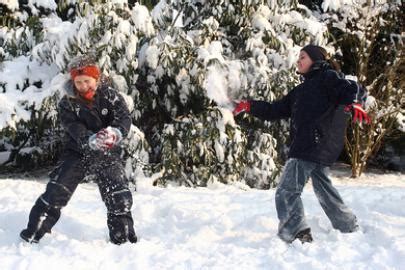 Schneeballschlacht Mit Folgen Urbia De