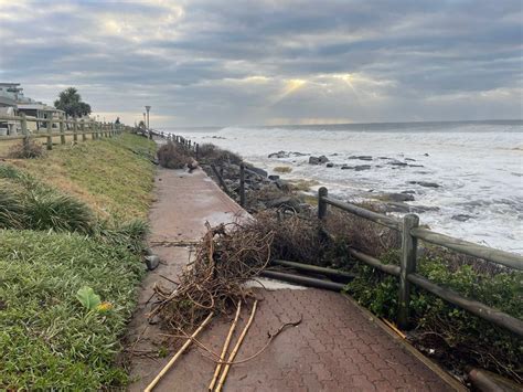 WATCH: KwaDukuza beaches closed amid rough seas