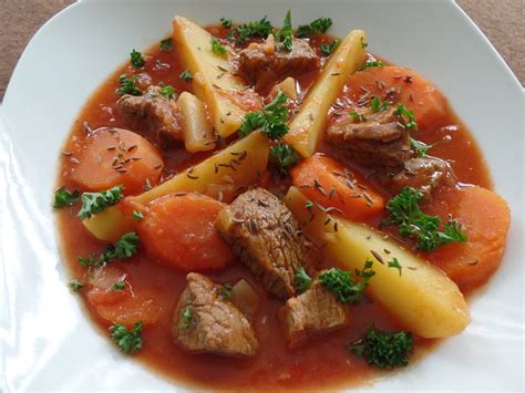 Paprika Gulasch Mit Kartoffeln Rezept Kochbar De