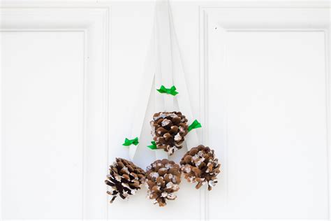 Snowy Pinecone Door Hanger Homan At Home Dried Rose Petals Snow