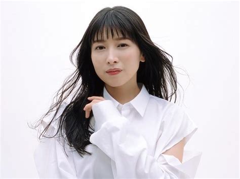 ｢涼宮ハルヒの憂鬱｣長門有希役の人気声優・茅原実里“奇跡の40代”大胆に魅せた！｢いくつになっても挑戦｣サブカル系芸能デイリースポーツ