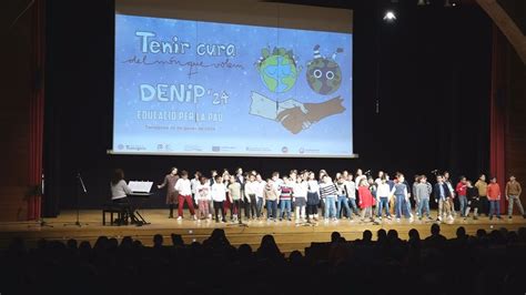 Els escolars de Tarragona reivindiquen les cures i la pau al món YouTube