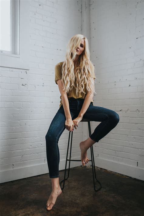 Dreamy Hair And Beauty Hacks With Amber Fillerup Clark Of Barefoot Blonde Barefoot Blonde