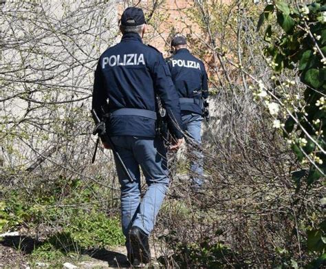 Quartieri Al Setaccio Della Polizia