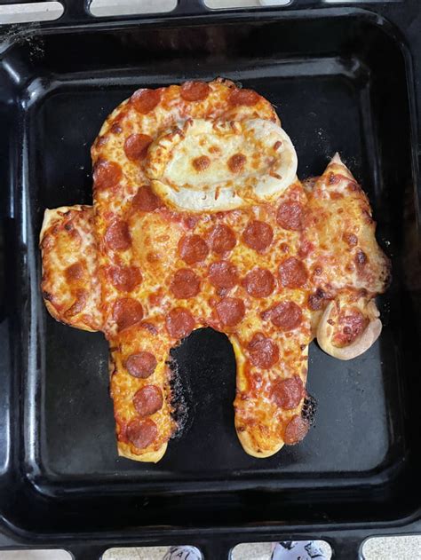 Among Us Pizza Gag