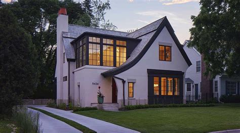 Modern Scottish cottage in Minnesota radiates with stylish features