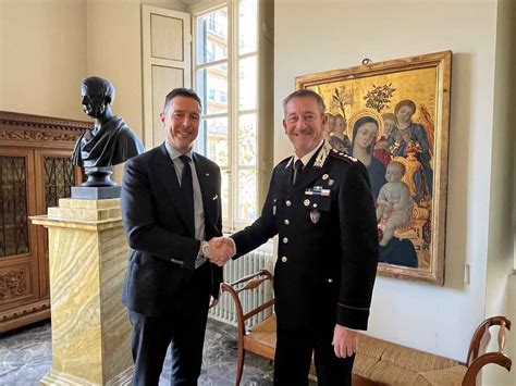 Fabrizio Rossi In Visita Al Reparto Carabinieri Biodiversit