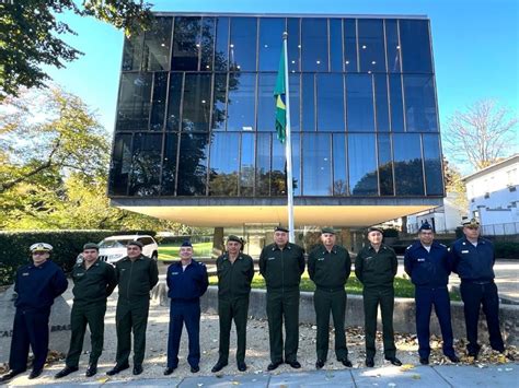 Estado Maior Conjunto realiza visita oficial à Embaixada do Brasil nos