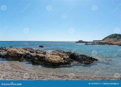 Costa Mediterr Nea En Un D A Soleado En Rodas Imagen De Archivo