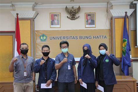 Mahasiswa Universitas Bung Hatta Terima Beasiswa Dari Dpp Alumni